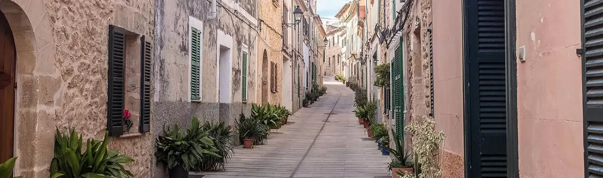 Callejón del casco antiguo de Alcudia