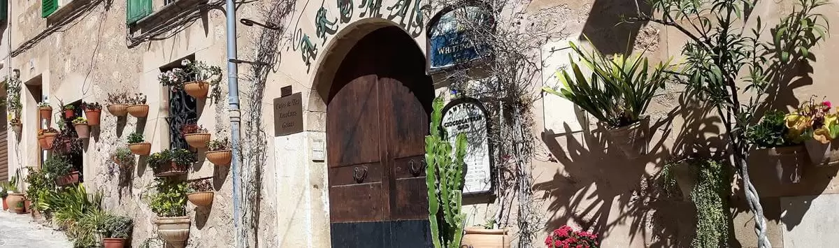 Cafe AROMAS in Valdemossa von außen