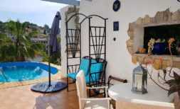 Chalet mit Pool in Cala Romantica mit Ferien- Vermietungslizenz  zu verkaufen