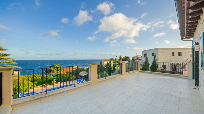 Terrassenbalkon mit Meerblick