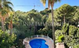 Mediterrane Villa mit Pool in Costa d’en Blanes zum Sanieren