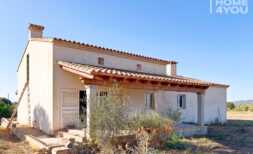 Charmante Finca zum Ausbau in Felanitx mit Blick auf den Puig San Salvador, 344m², Terrasse, Garage