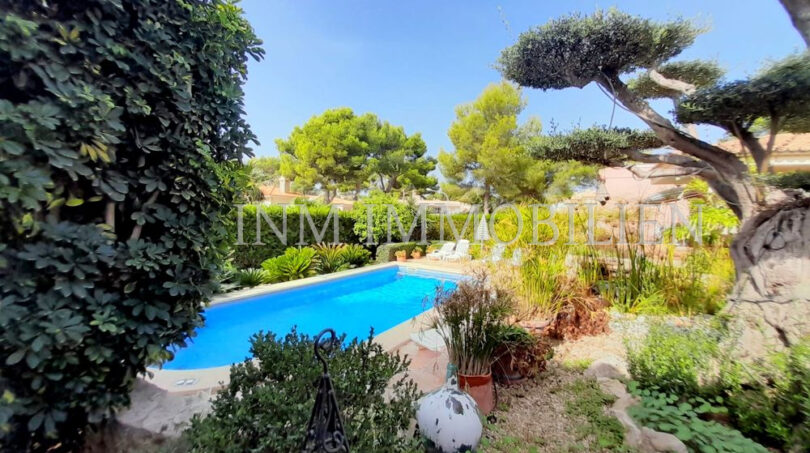 Villa mit Pool in Santa Ponsa 1.995Mio - Fotos (1)