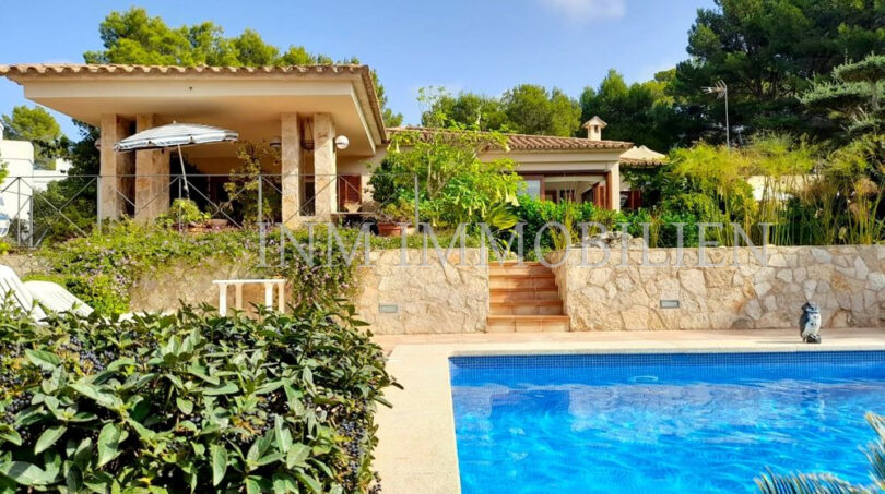 Villa mit Pool in Santa Ponsa 1.995Mio - Fotos (50)