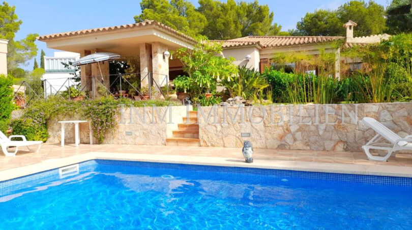 Villa mit Pool in Santa Ponsa 1.995Mio - Fotos (47)