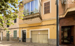 Historisches Stadthaus: 372m², 3SZ, 2BZ, Patio, potenzielle Gewerbefläche, Dachterrasse, Ausbaureserve