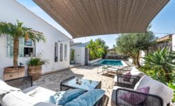 Top renoviertes Chalet im Beachhouse-Stil mit mediterranem Garten